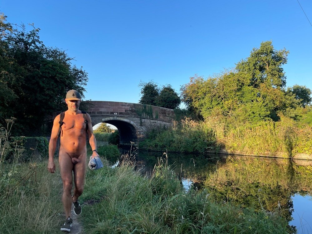 purenudismhost island @ 4" Home Page 1 - British Naturism